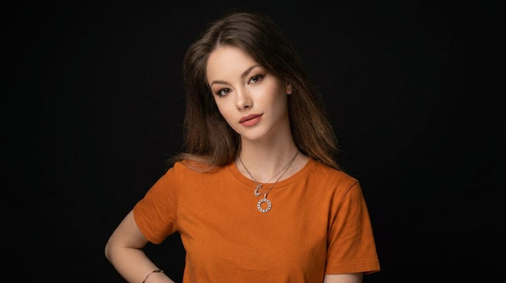 Liz Ocean Bio: Age, Career, Height & Net Worth
