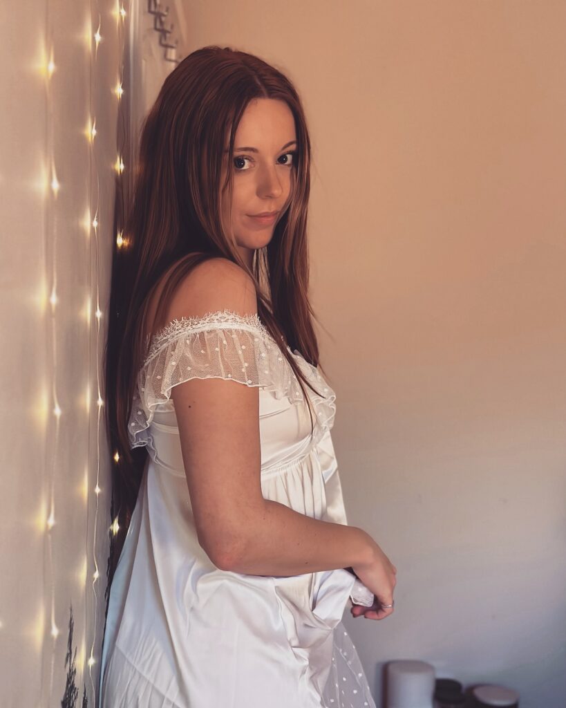 Nadia Foxx: Bio, Age, Career, Height & Net Worth